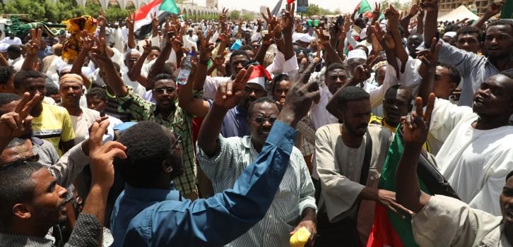 Мнение: Неудачный бунт в Судане был подавлен ЧВК «Вагнер»