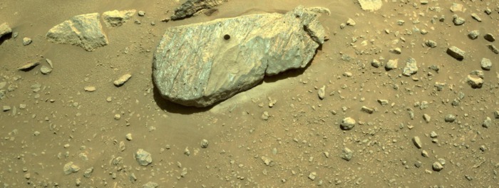 Второй раз очаровывает: «Настойчивость» НАСА пробуривает скалу на Марсе