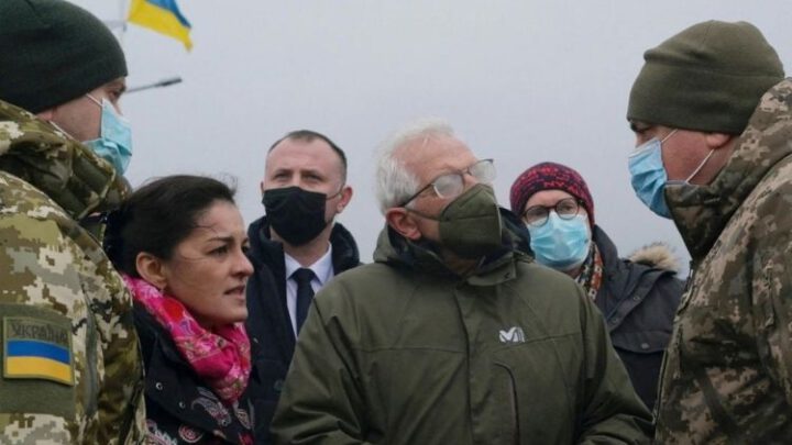 Главный дипломат ЕС в ходе визита в Украину посетил Донбасс