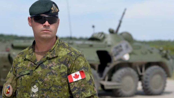 Канада выводит часть военных из Украины