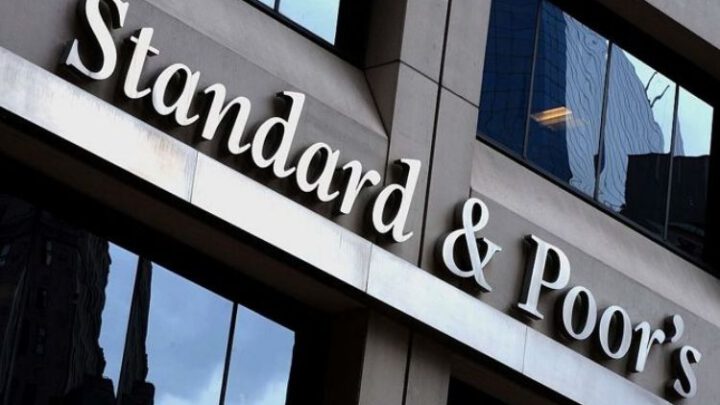 S&P понизил суверенный кредитный рейтинг РФ до «выборочного дефолта»