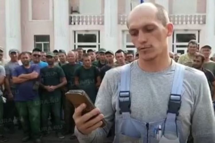 Приехавшие «восстанавливать» Донбасс российские рабочие остались без зарплаты