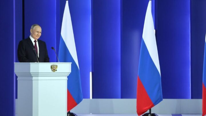 Кадавр в телевизоре. Куда Путин посылает россиян и почему его они услышат, а Байдена – нет
