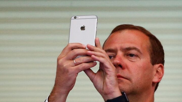 Чиновникам из Кремля приказали отказаться от iPhone