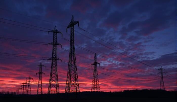 Росія масовано атакує енергетичну інфраструктуру України: загрози, наслідки та міжнародна реакція
