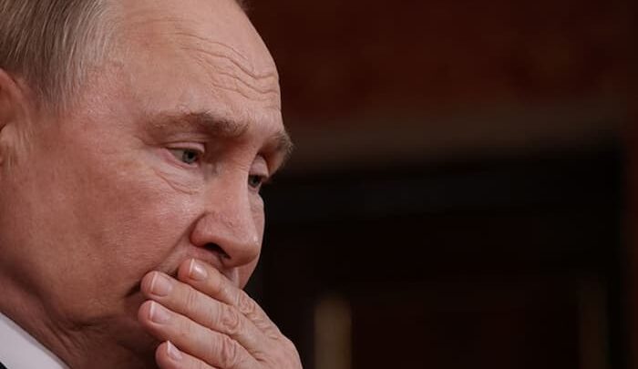 Kremlin bans watches at meetings with Putin: new security rules