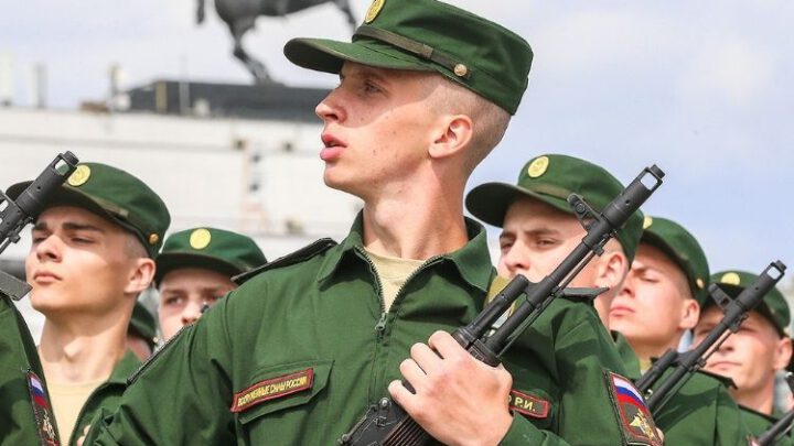 Народ в России отказывается рожать власти солдат и рабов