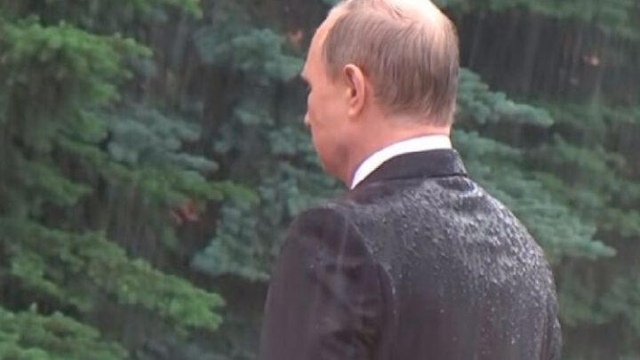 В одиночестве с Победой. Почему Путин не приглашает гостей на парад 9 Мая
